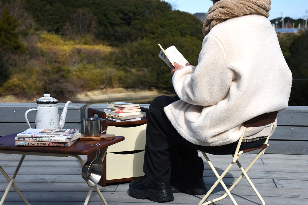 本と自然が出会う場所 — あなただけの特別な読書時間を過ごしませんか？