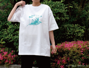 キャンプ休暇Tシャツ - 白