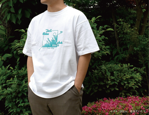 キャンプ休暇Tシャツ - 白